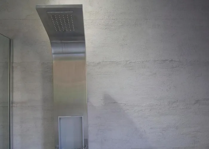 Riviera Vintage Estate