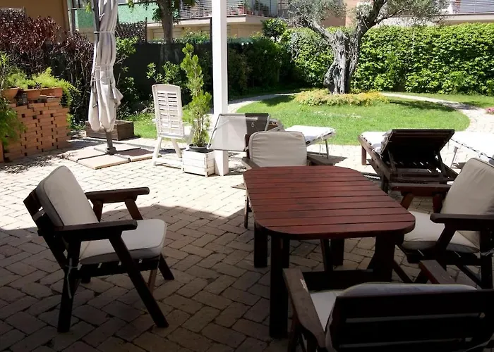 Riviera Vintage Estate